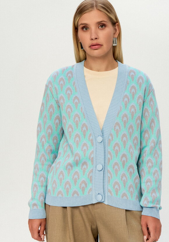 Кардиган с рисунком по стану и рукавам шир.  580, рис. 32