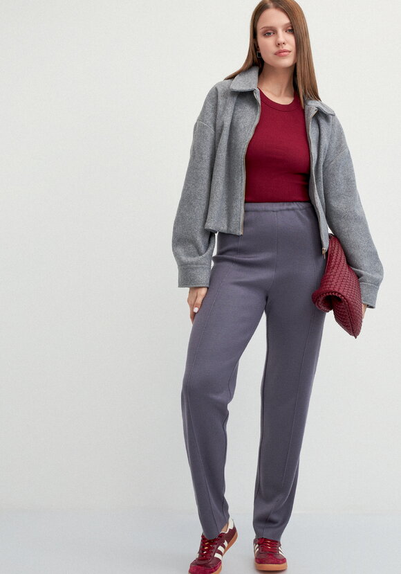 Брюки прямые зауженные книзу на резинке шир.  580, рис. 14