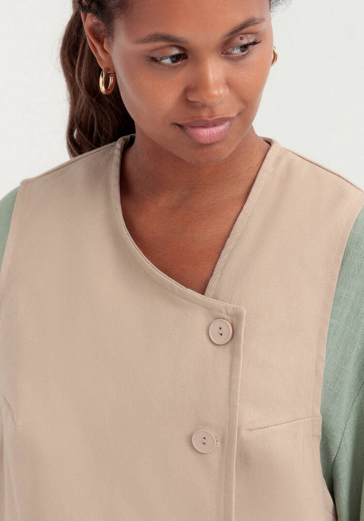 Жилет с асимметричной застежкой шир.  750, рис. 6