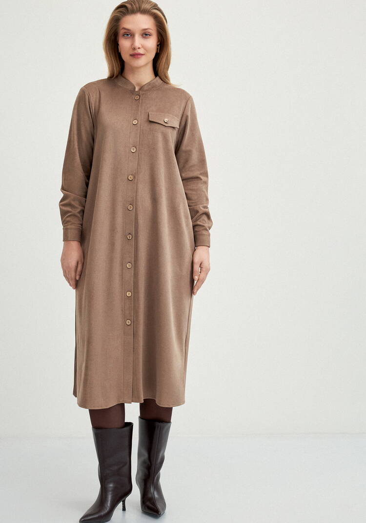 Платье-рубашка с плиссированной спинкой шир.  750, рис. 21