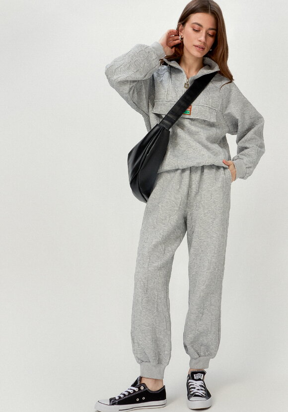 Костюм свитшот и брюки джоггеры шир.  580, рис. 10