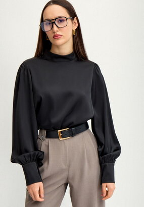 Блуза шелковая с пуговицами на вороте