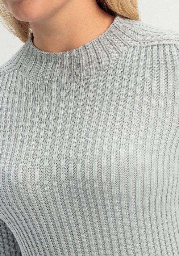 Платье прямого силуэта в рубчик шир.  580, рис. 13