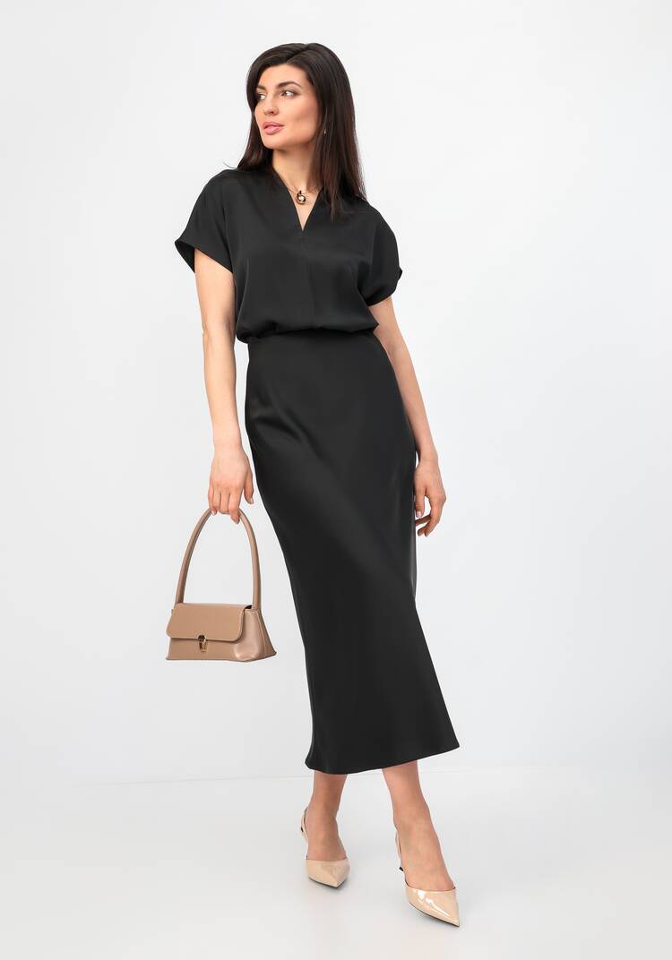 Блуза с V-образным вырезом с коротким рукавом шир.  750, рис. 19