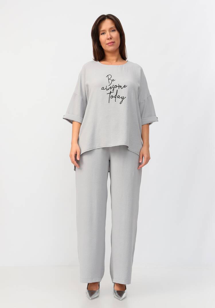 Костюм: брюки и блуза с лаконичным принтом шир.  750, рис. 26