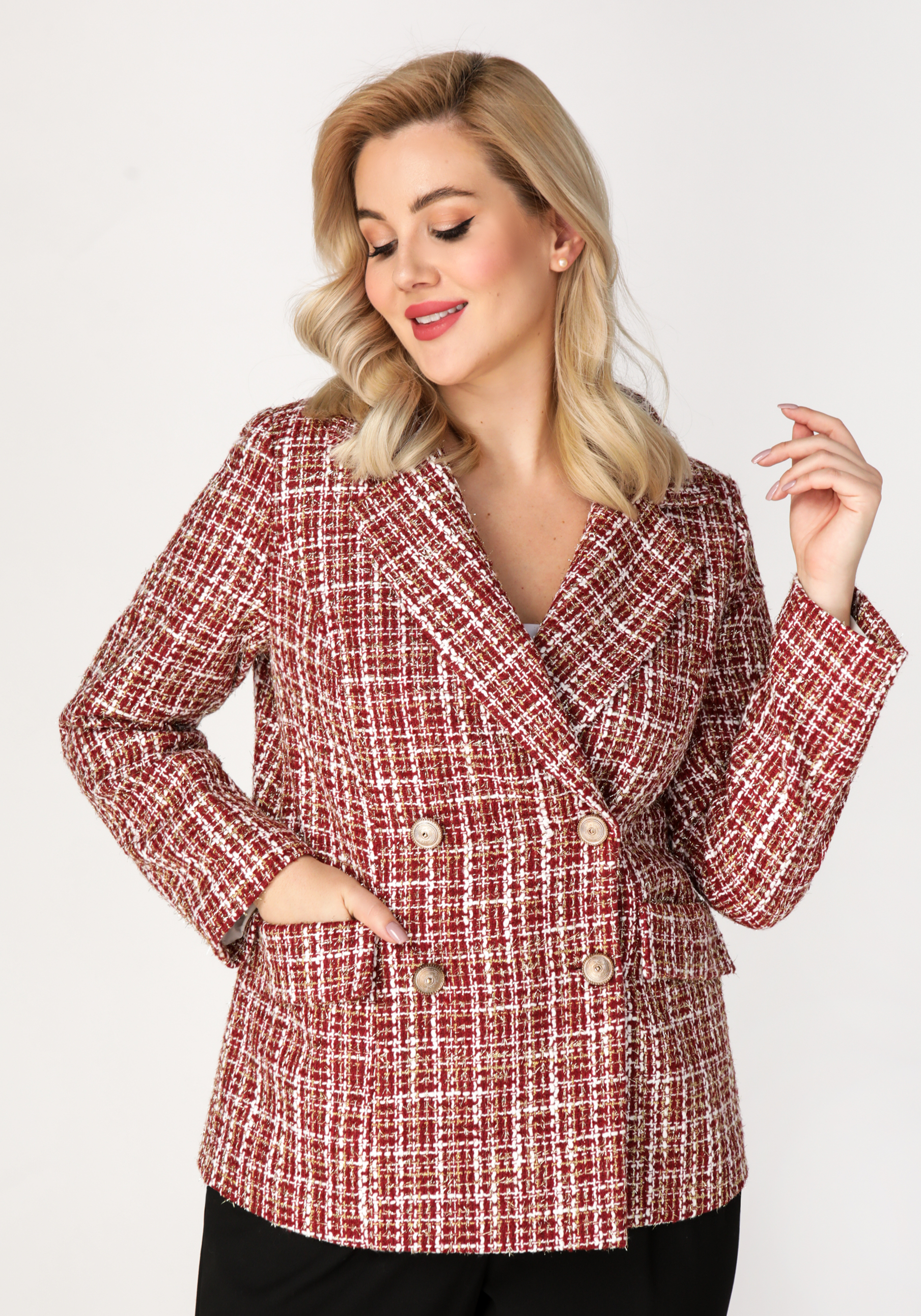 Жакет двубортный из твида с карманами