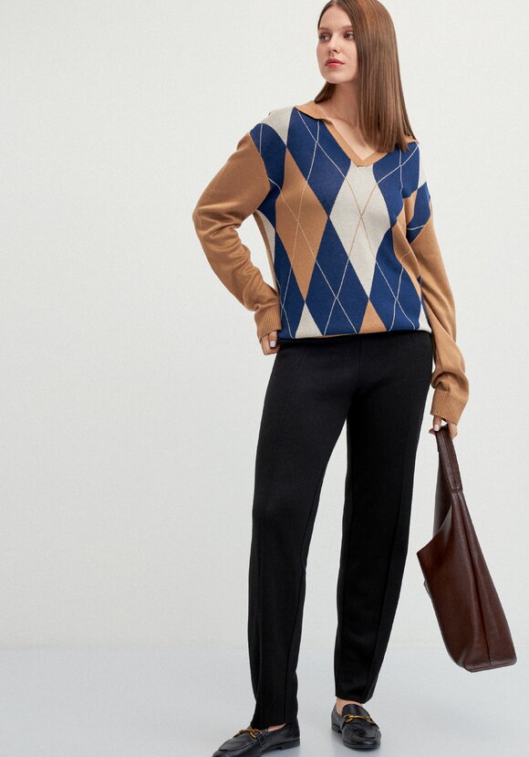 Брюки прямые зауженные книзу на резинке шир.  580, рис. 7