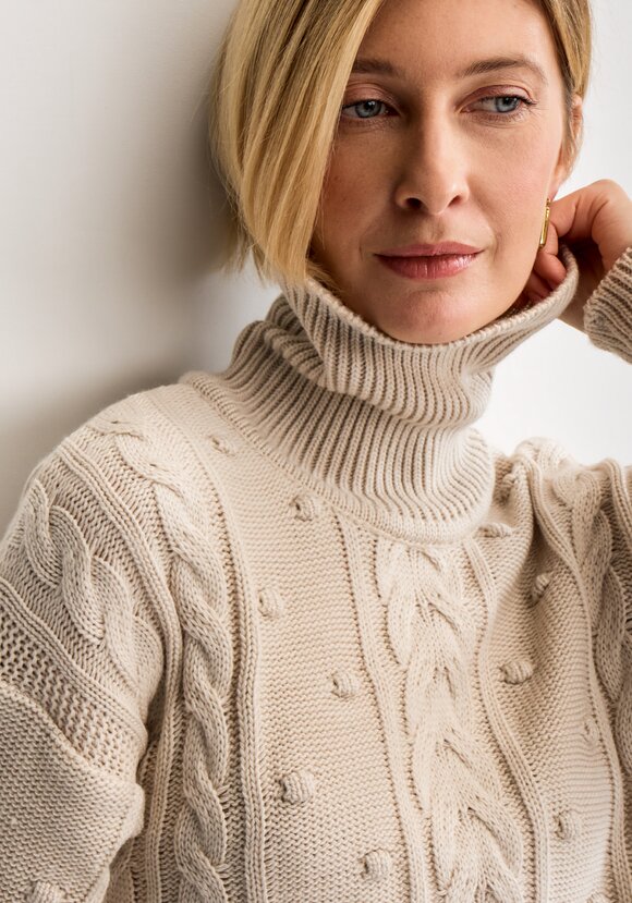 Джемпер с высокой горловиной и косами шир.  580, рис. 17