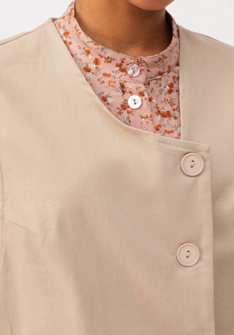 Жилет с асимметричной застёжкой шир.  750, рис. 5