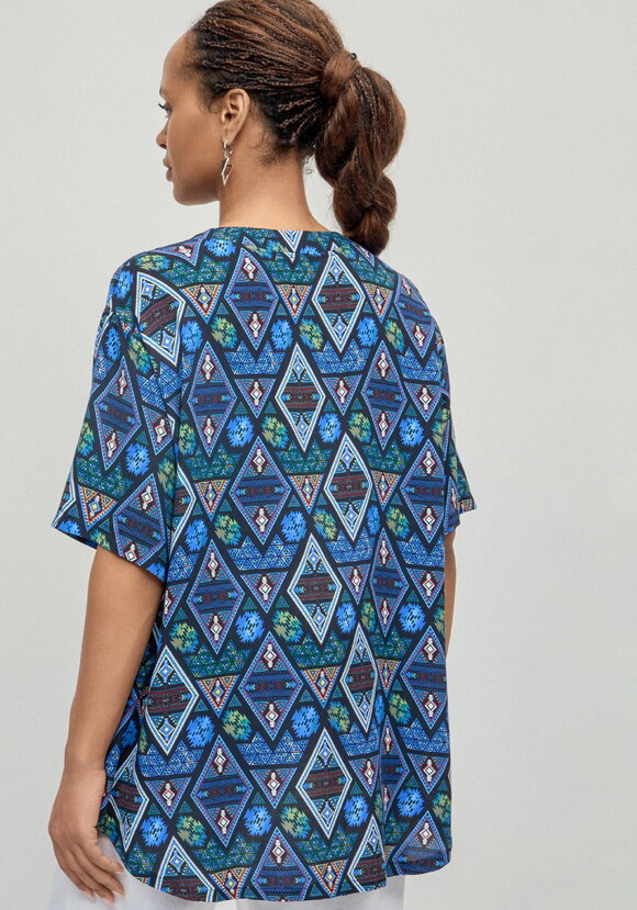 Блуза из штапеля с этническим рисунком шир.  580, рис. 26