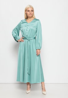 Платье с резинкой на талии и поясом