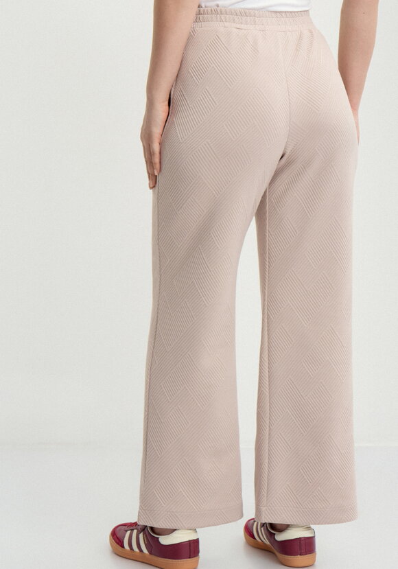 Брюки с фактурным принтом прямые шир.  580, рис. 3