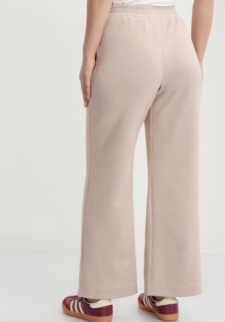 Брюки с фактурным принтом прямые шир.  750, рис. 3