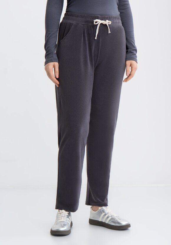 Брюки велюровые прямые на резинке по поясу шир.  580, рис. 28