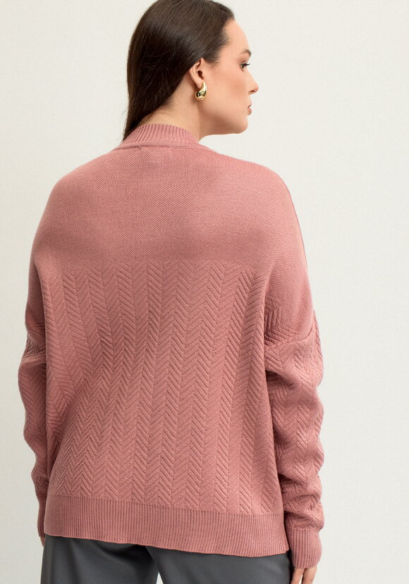 Джемпер с горлом и со спущенным плечом шир.  580, рис. 3