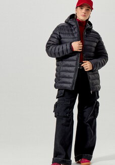 Куртка легкая стеганая с капюшоном