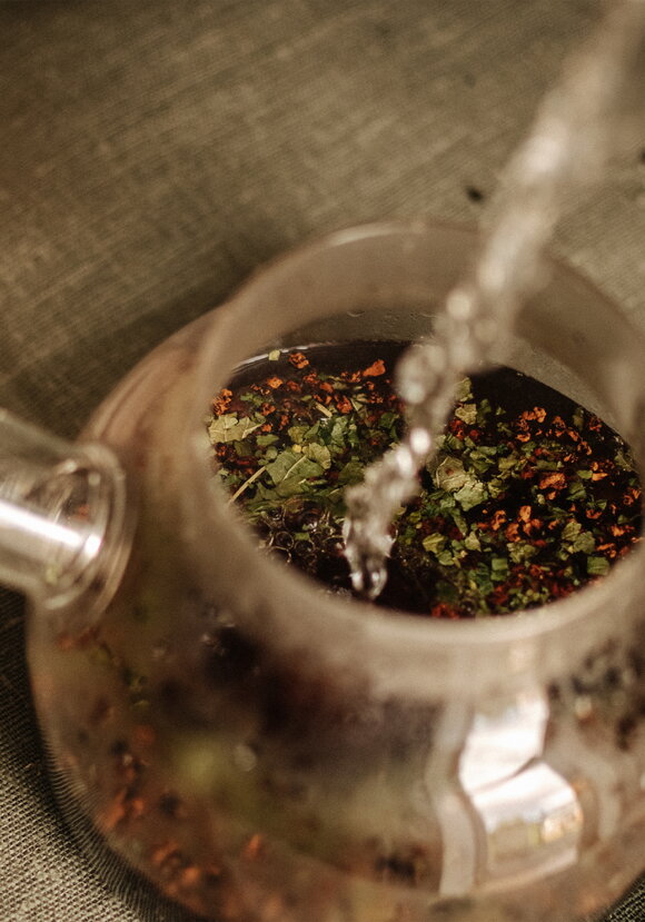 Чай из чаги со смородиной в берёзовом бочонке шир.  580, рис. 5