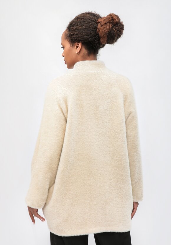 Полупальто с воротом стойка шир.  580, рис. 3