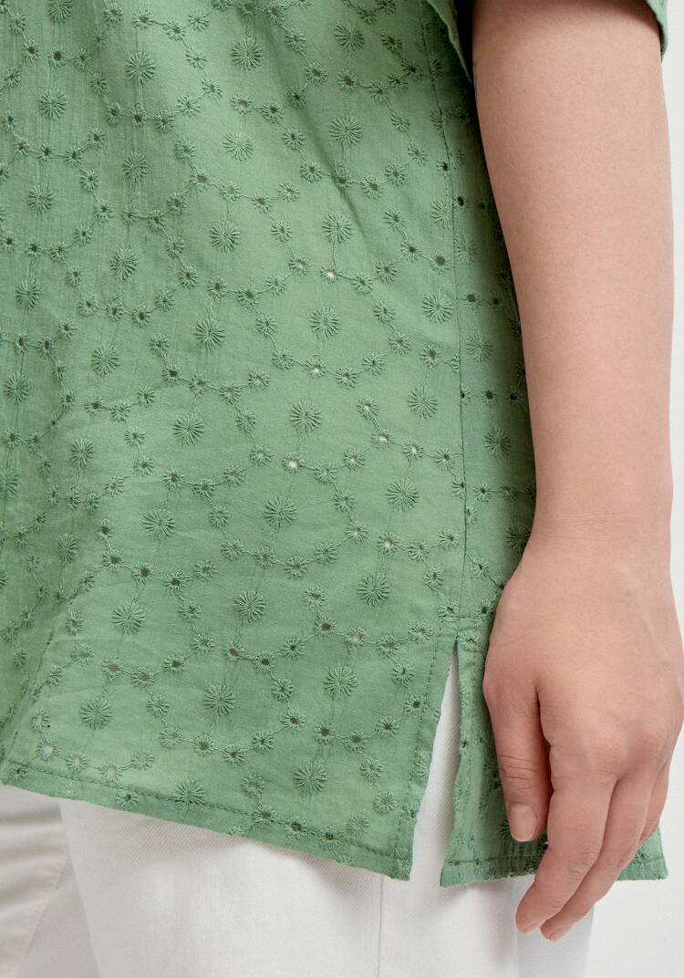 Блуза с V-образным вырезом из шитья шир.  750, рис. 6