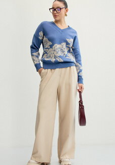 Джемпер с флористическим мотивом