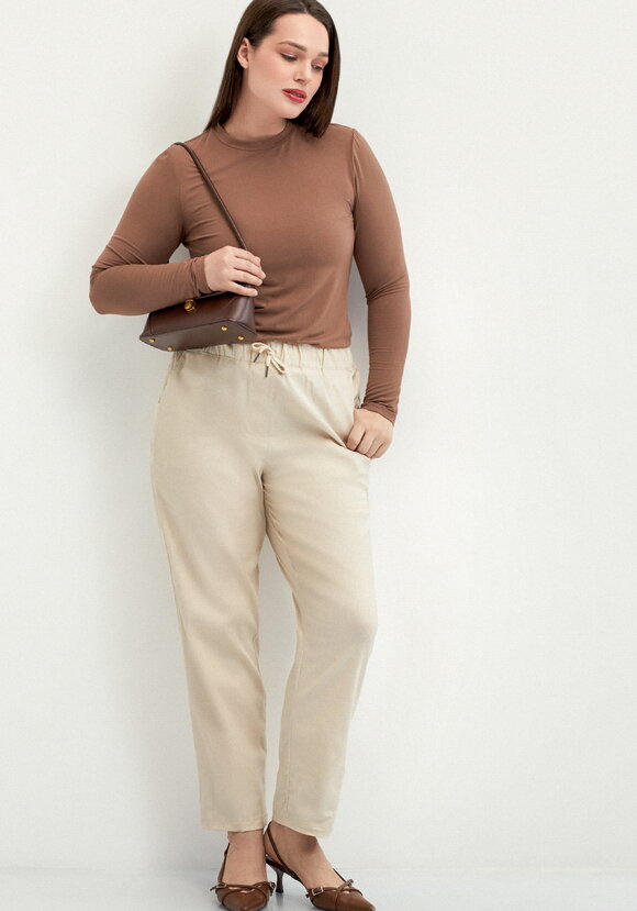 Брюки зауженные с контрастной отделкой шир.  580, рис. 19