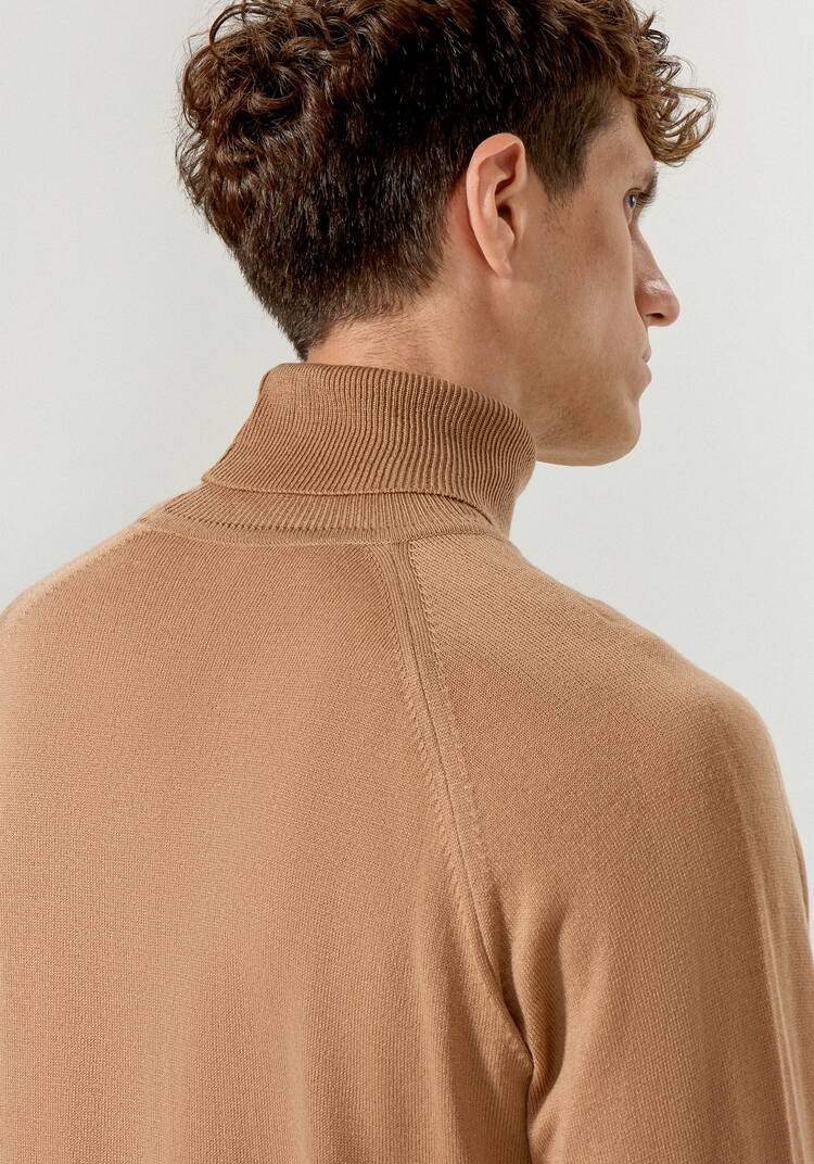 Джемпер вязаный с высокой горловиной шир.  750, рис. 37