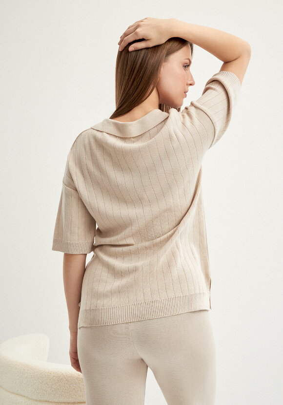 Костюм поло и брюки прямого кроя шир.  580, рис. 9