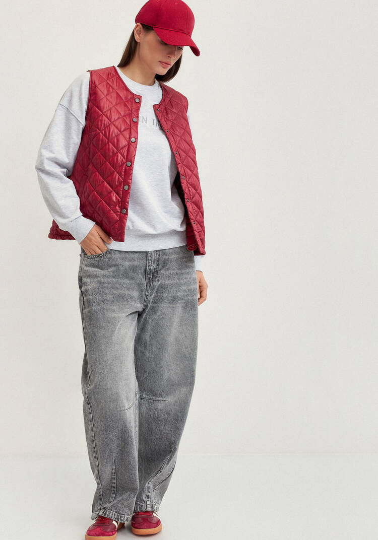 Жилет стёганый с застёжкой на кнопки шир.  750, рис. 29