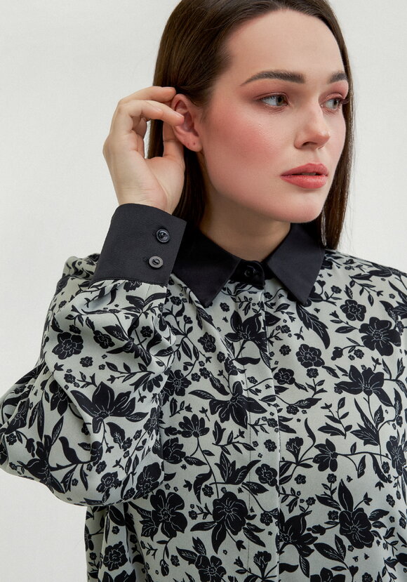 Блуза с контрастными манжетами и воротом шир.  580, рис. 13