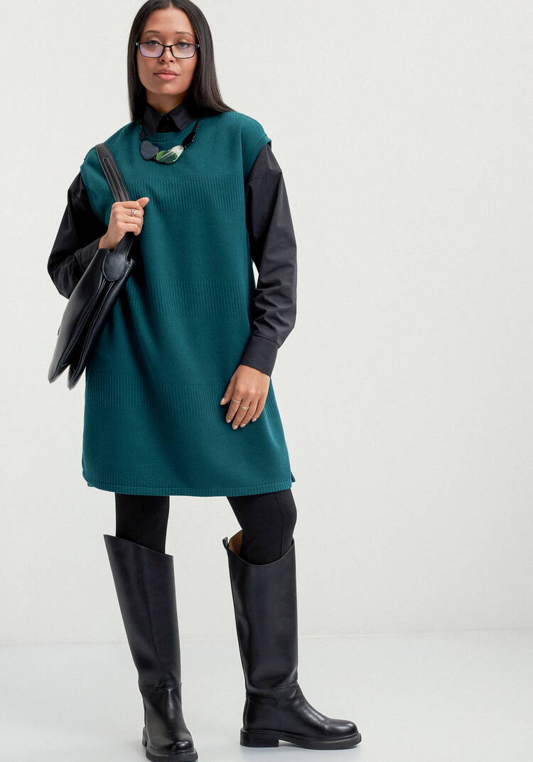 Жилет из трикотажа с фактурным рисунком шир.  750, рис. 15