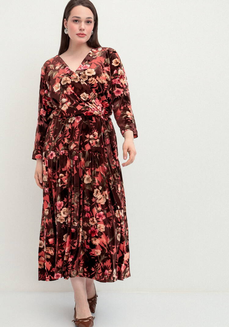 Платье с цветочным принтом на поясе шир.  750, рис. 15