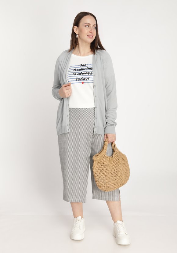 Кардиган с V-образным вырезом шир.  580, рис. 24