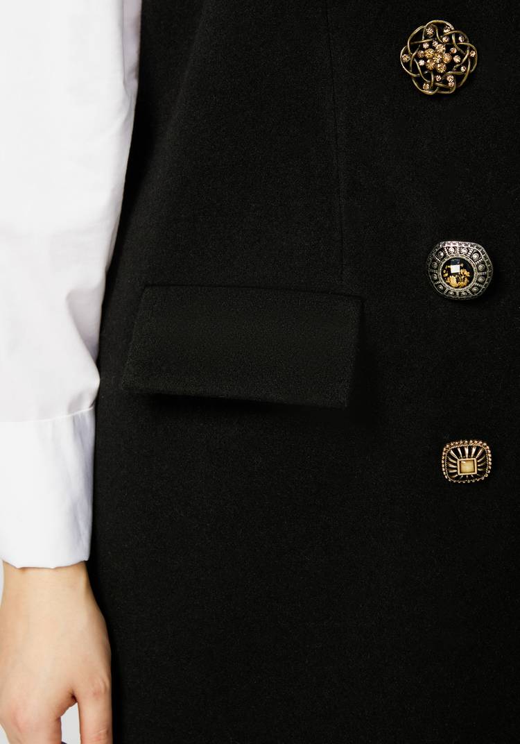 Жилет с декоративными пуговицами шир.  750, рис. 3