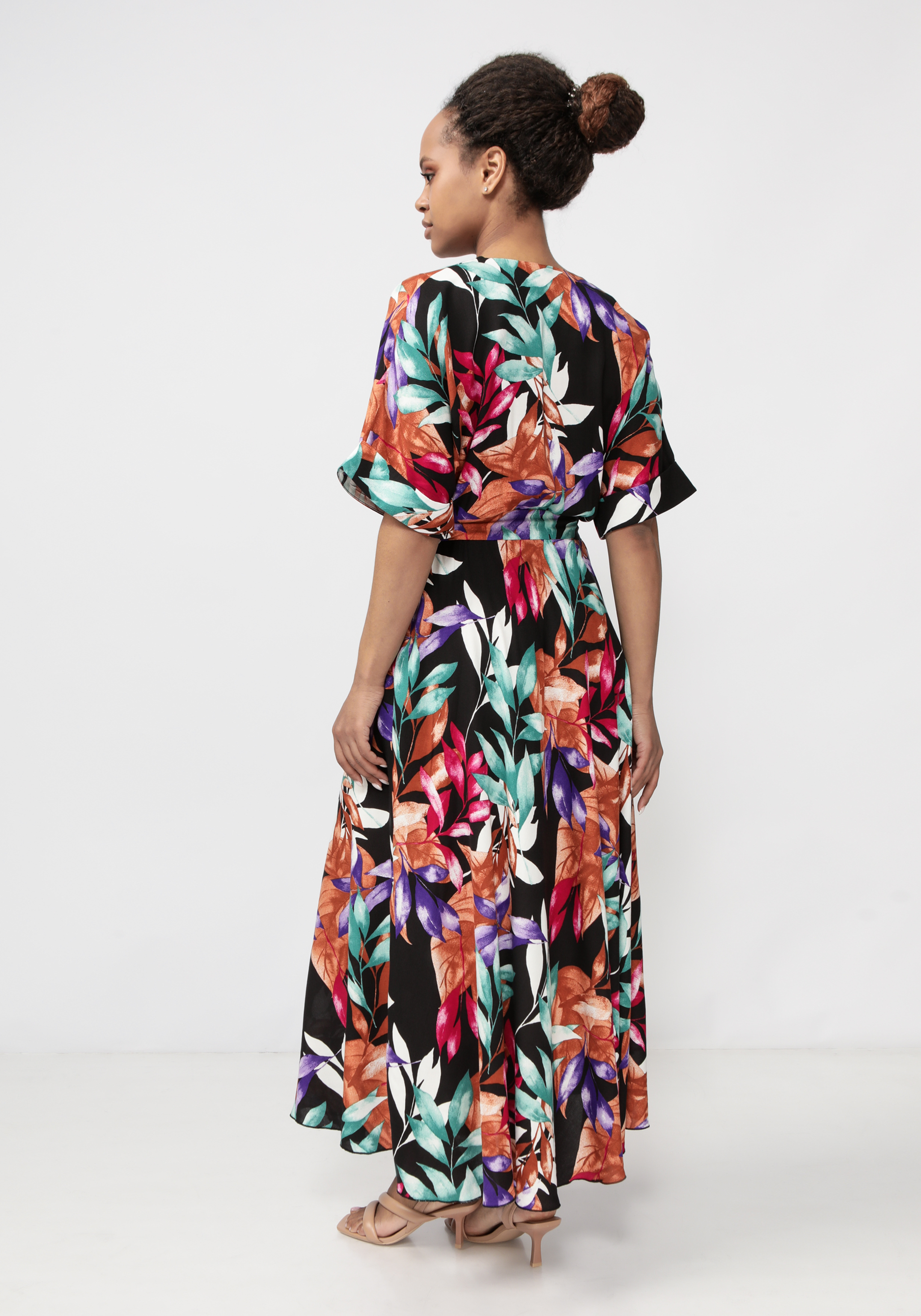 Платье на запах свободного кроя Bianka Modeno, цвет бежевый, размер 58 - фото 3