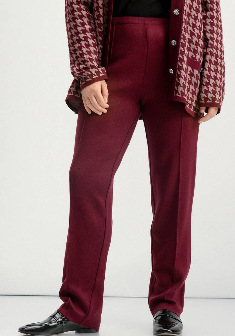 Брюки прямые зауженные книзу на резинке шир.  750, рис. 33