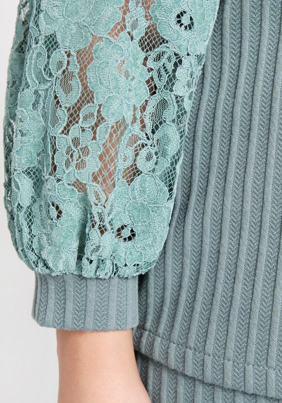 Блуза с кружевными  рукавами шир.  580, рис. 5