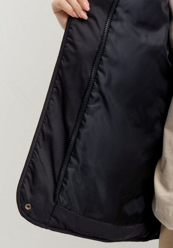 Куртка со съемным воротником шир.  580, рис. 19