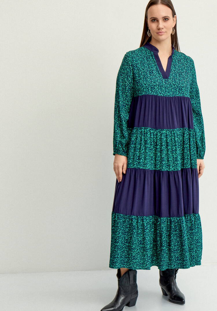 Платье с ярусами и V-образным вырезом шир.  750, рис. 13