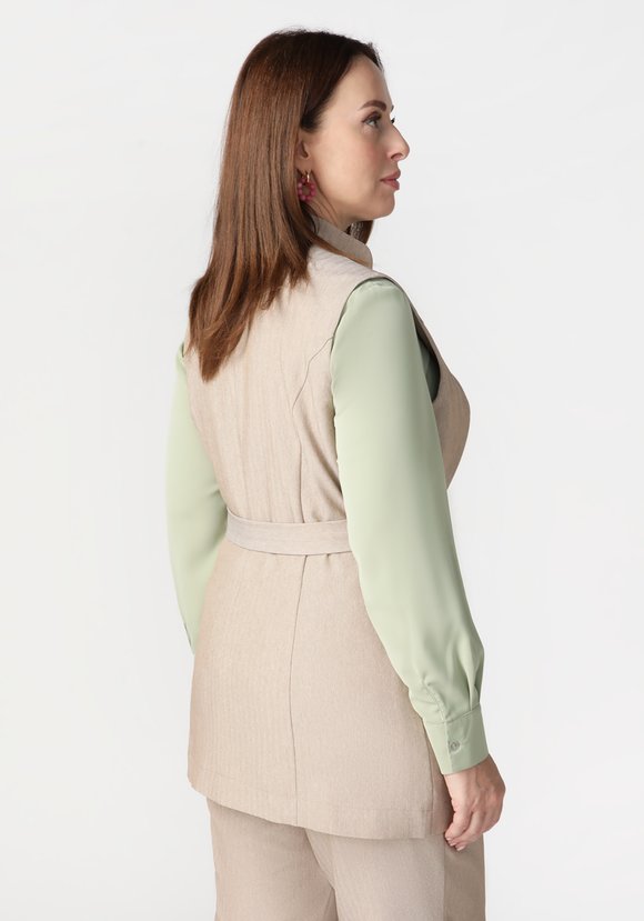 Жилет двубортный однотонный шир.  580, рис. 7