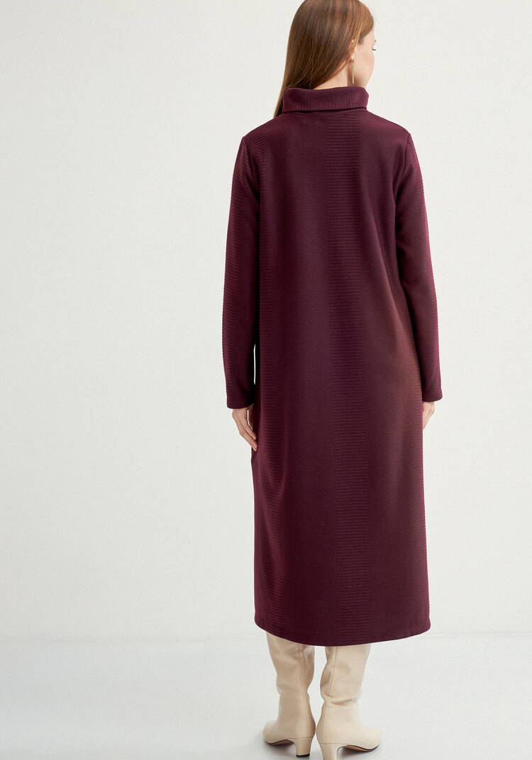 Платье с высоким горлом,прямое трикотажное шир.  750, рис. 3