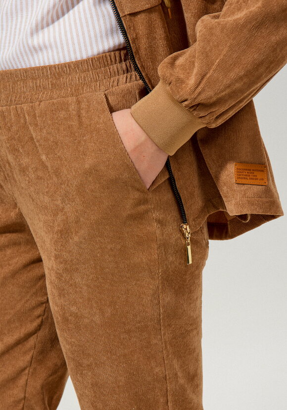 Брюки из микровельвета на резинке шир.  580, рис. 4