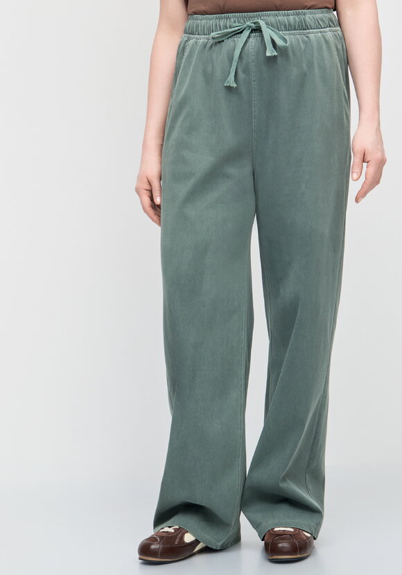 Брюки прямые от бедра с комфортным поясом шир.  580, рис. 9