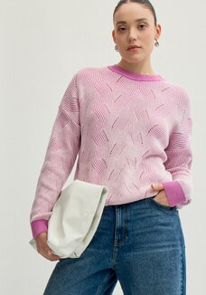 Джемпер с фактурным орнаментом