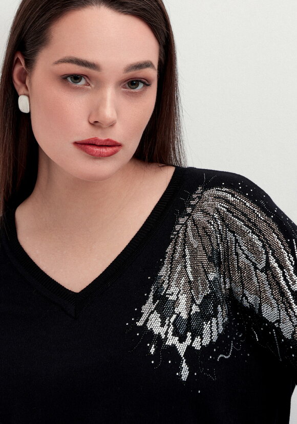 Джемпер с V-образным вырезом и рисунком шир.  580, рис. 20