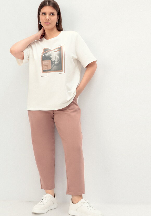 Комплект брючный с принтом на футболке шир.  580, рис. 9