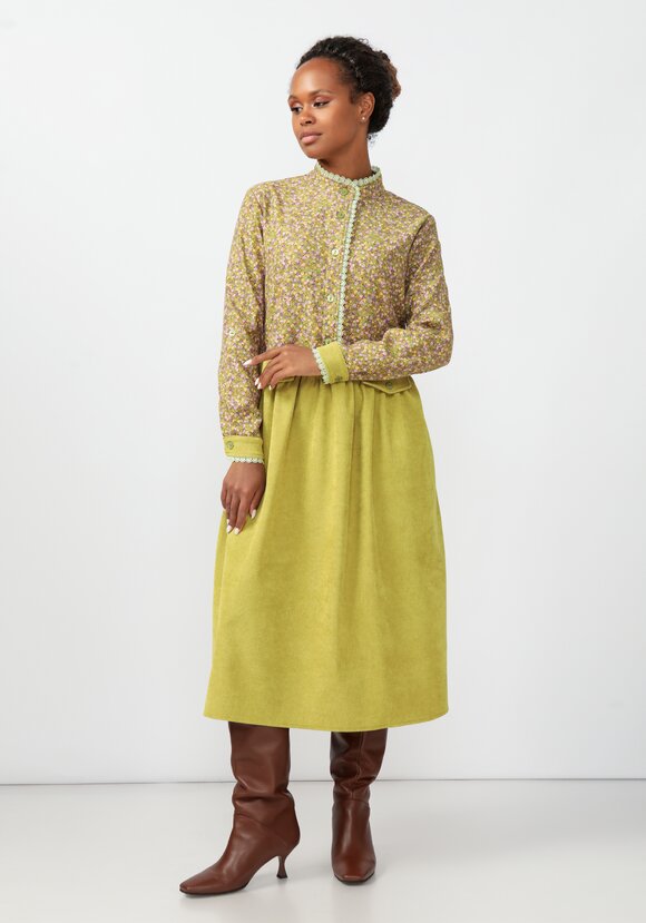 Платье из комбинированной вельветовой ткани шир.  580, рис. 17