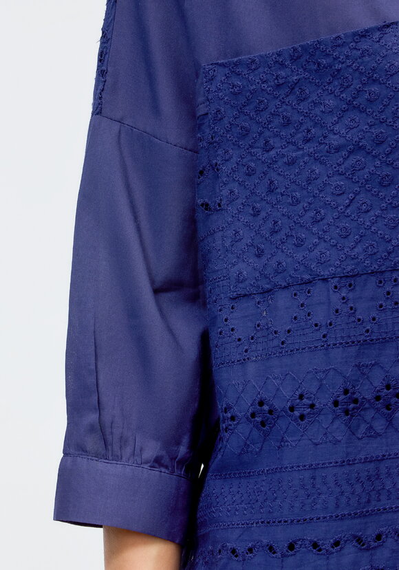 Рубашка женская с вышивкой по низу шир.  580, рис. 12