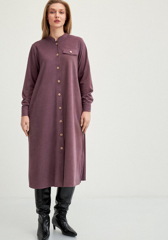 Платье-рубашка с плиссированной спинкой шир.  580, рис. 29