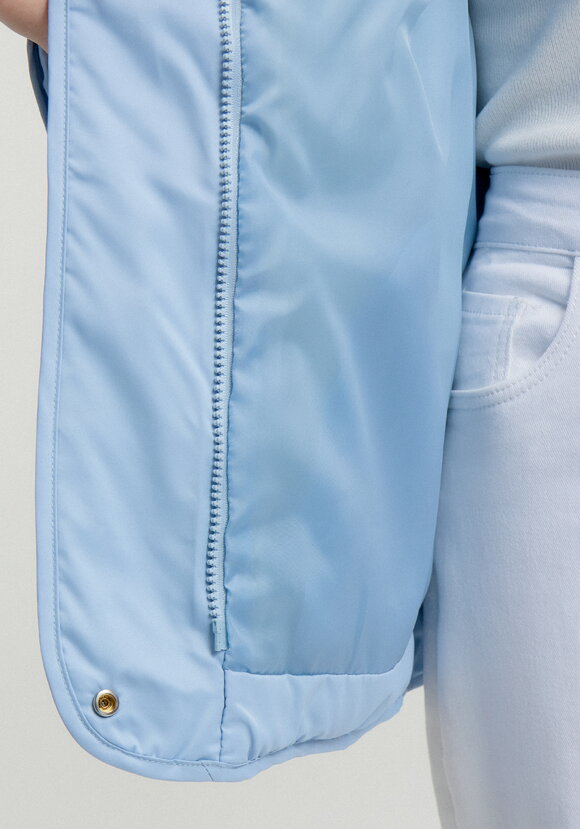 Куртка со съемным воротником шир.  580, рис. 41