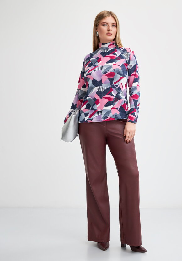 Джемпер-водолазка с абстрактным принтом шир.  580, рис. 8